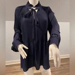 NWT! Banana Republic navy blue tie-neck blouse. Size large.